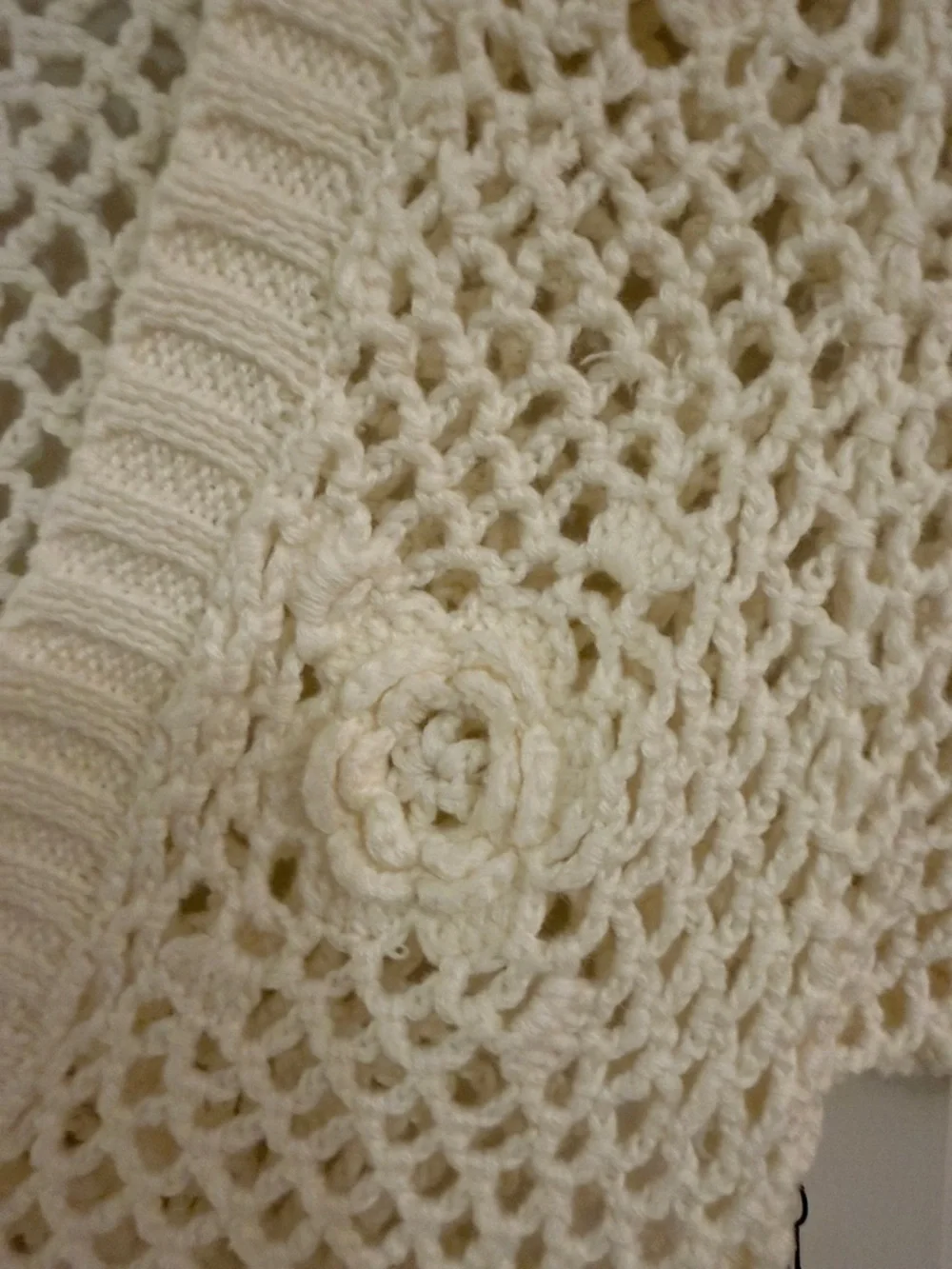Frankies Bikinis Cream Crochet Floral Applique Crop Top